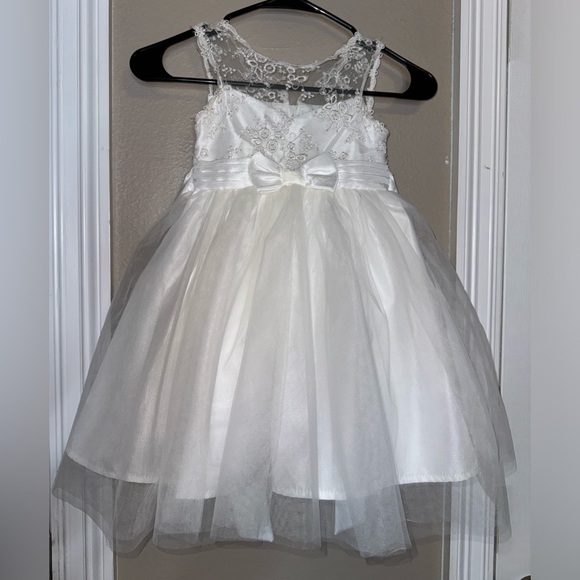 Tahari Other - Tahari Girls Flower Girl/Baptisim Dress Girls Sz 4